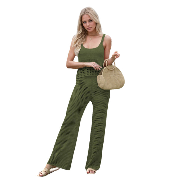 Ladies' skin-friendly knitted suit in beach vacation style